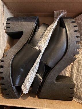Steve Madden Black Chunky Lug Heel Slingback Sandals